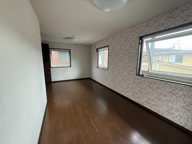 2026/10/9NEW　戸建　高山市桐生町　3480万の洋室
