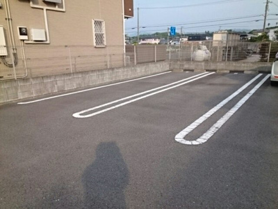 【駐車場】 | メゾン・ドゥ・ソレイユ　Ⅰ | 車をお持ちの方に嬉しい駐車場付きの物件です
