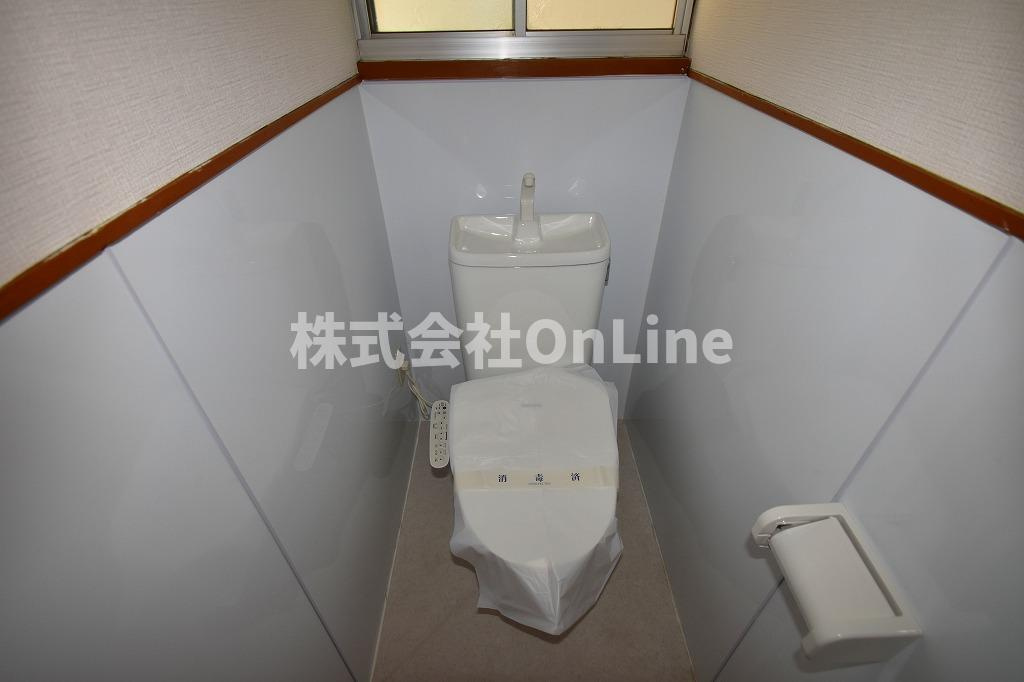 東大阪友井1丁目戸建のトイレ