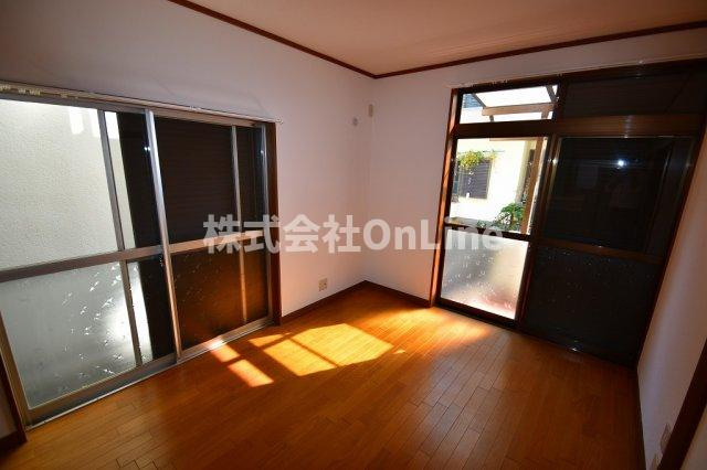 東大阪友井1丁目戸建の居間・リビング