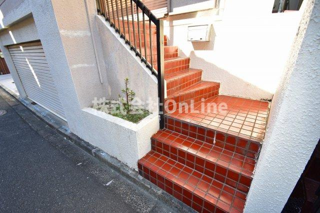 東大阪友井1丁目戸建のエントランス