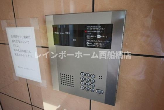 ウイングテラス実籾のエントランス
