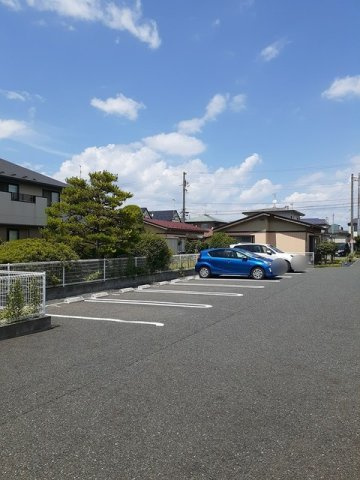 ヴィラ　パーチェの駐車場