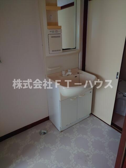 行徳ガーデンハイツの独立洗面台