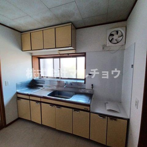 目良一戸建のキッチン|キッチンでお料理をお楽しみください