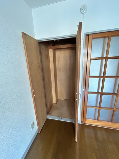 三鷹市下連雀８丁目の賃貸マンションの収納