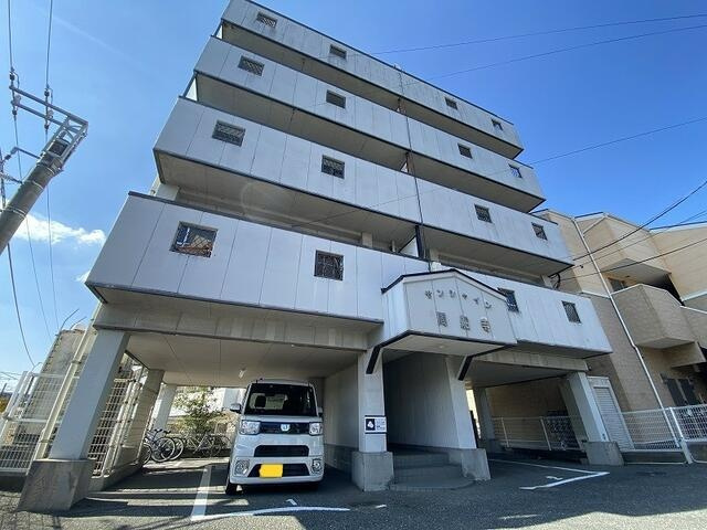 グリーンヒルズ平尾、１階Cの外観