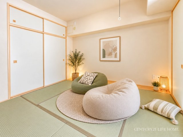 【和室】 | シーズンプレイス | 畳のやさしい風合いが心地よい和室。お昼寝やくつろぎのスペース、客間など、ライフスタイルに合わせて多目的に活用できます。※家具はCG加工です。