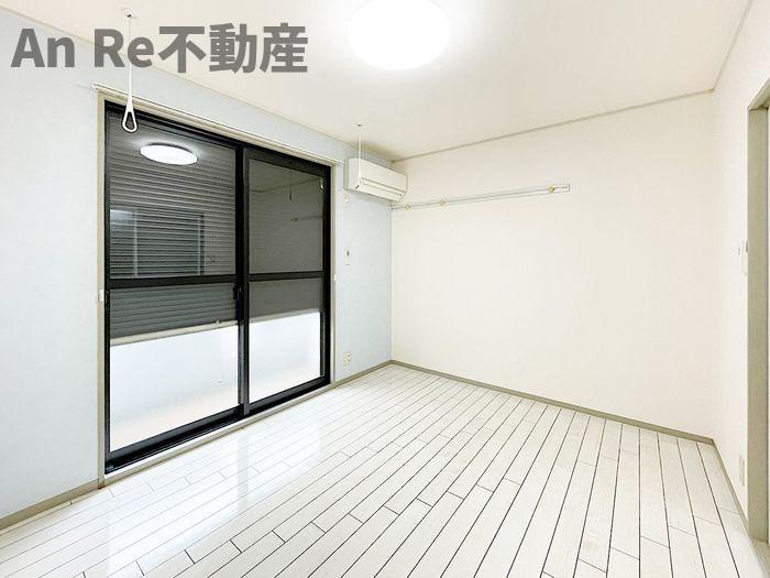 ヴァンベール東川口　Ⅴの洋室