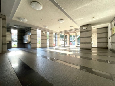 【エントランス】 | ウィステリア千里 | 建物の内部です