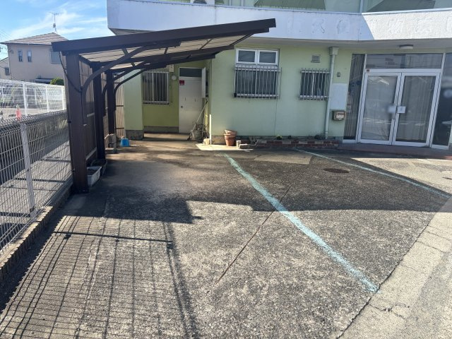 明石市大久保町大窪戸建の駐車場