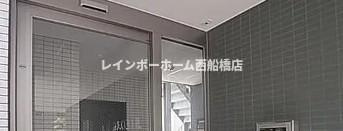 LEO弐拾六番館のエントランス
