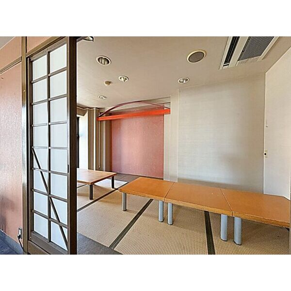 サンライズ喜多山【　1階路面店　】