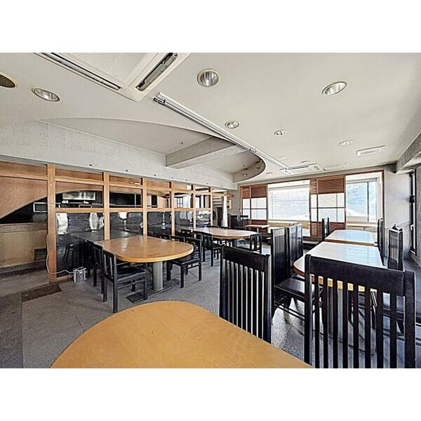 サンライズ喜多山【　1階路面店　】