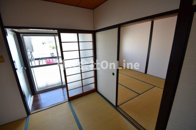 内山文化の内装
