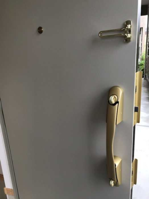 ルチャーマⅡ B棟の玄関|※イメージ　反転タイプのお部屋の写真
