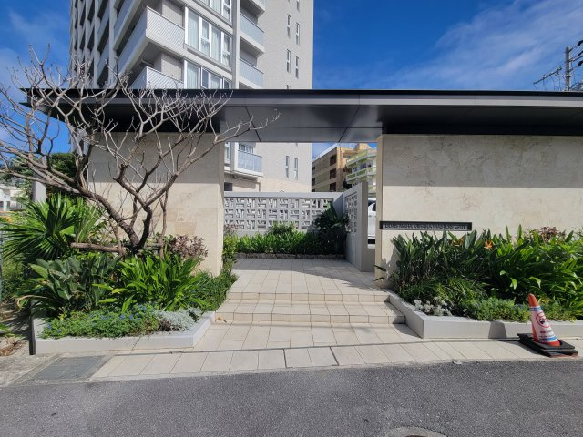ライオンズマンション那覇三原マスターズゲートの外観