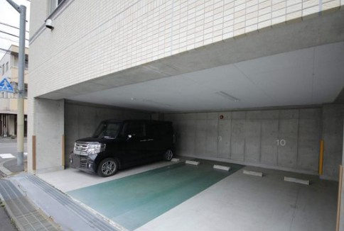 ステージア城西の駐車場