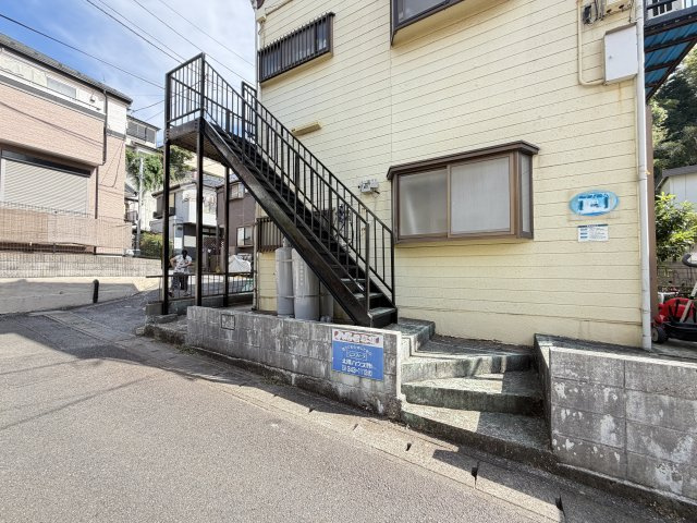 富士ハイツのエントランス