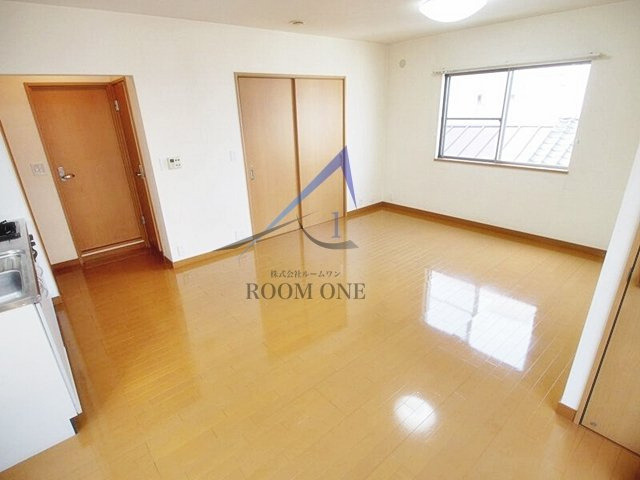 クレストコートの居間・リビング|洋室のお部屋です。
