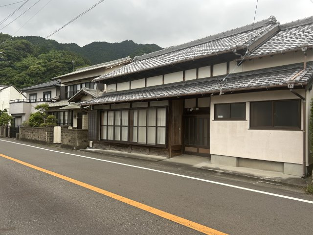 石部中古住宅の外観