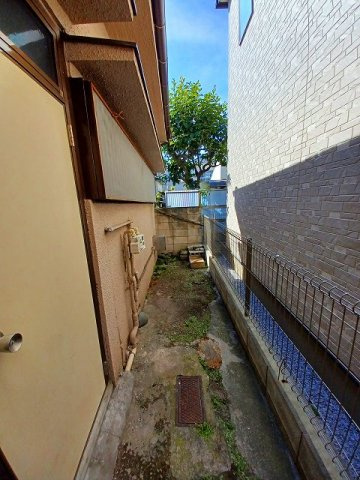 伴アパートの外観