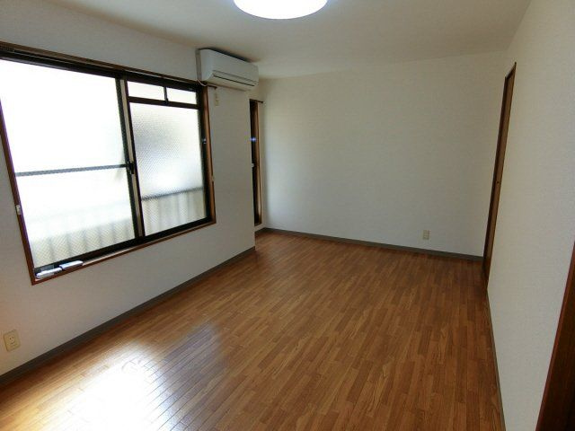 ルミエール甲子園の居間・リビング