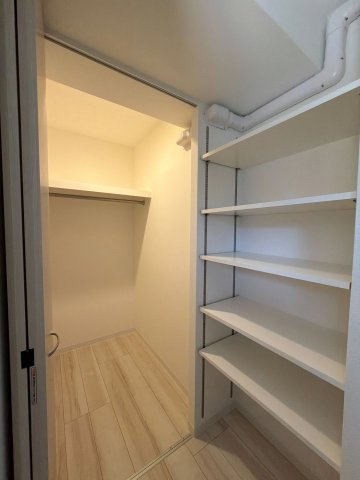 横浜市南区真金町２丁目の賃貸マンションの収納