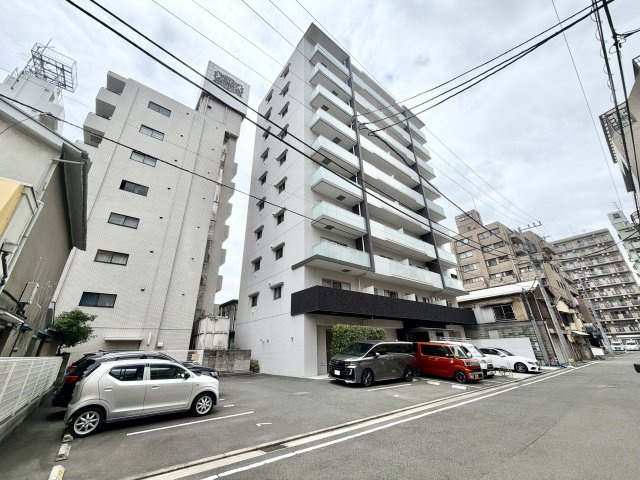 横浜市南区真金町２丁目の賃貸マンションの外観