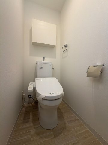 横浜市南区真金町２丁目の賃貸マンションのトイレ