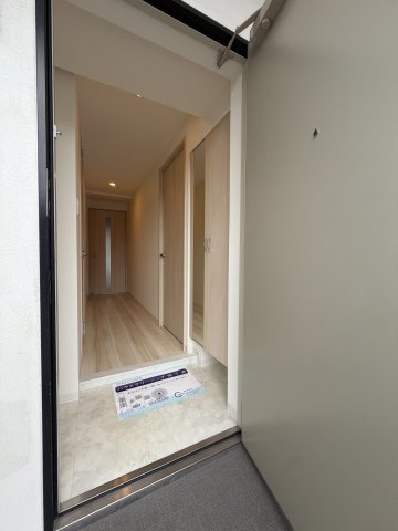 横浜市南区真金町２丁目の賃貸マンションの玄関