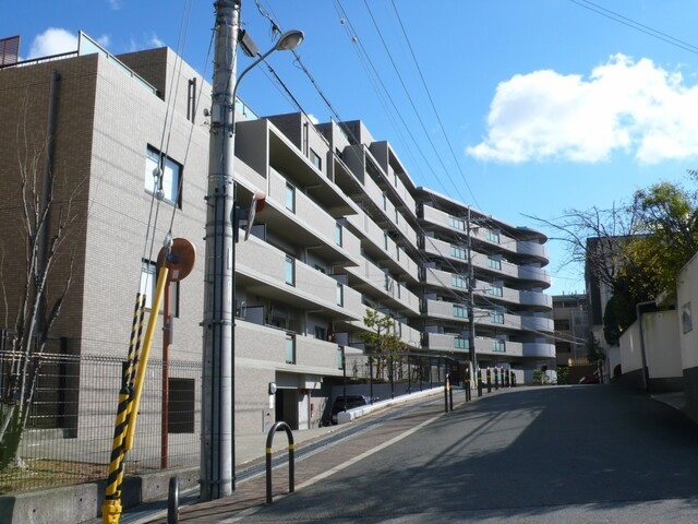 セントラル東豊中の外観