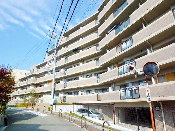 セントラル東豊中の外観