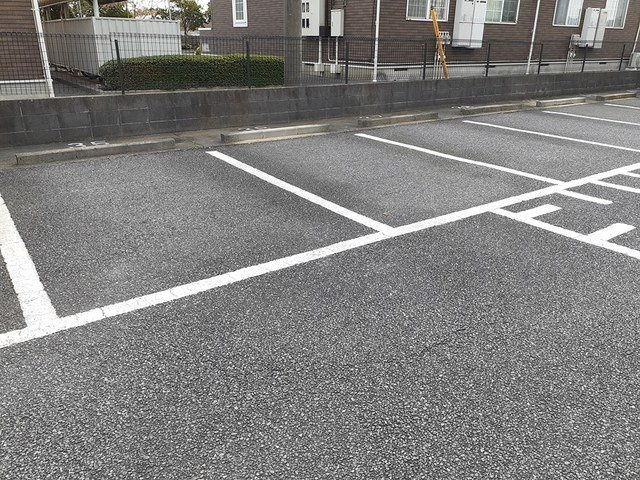 メルヴェイユの駐車場|駐車場があるので、車を買う予定の方も安心です