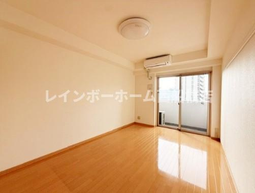 船橋市本町２丁目のアパートの居間・リビング
