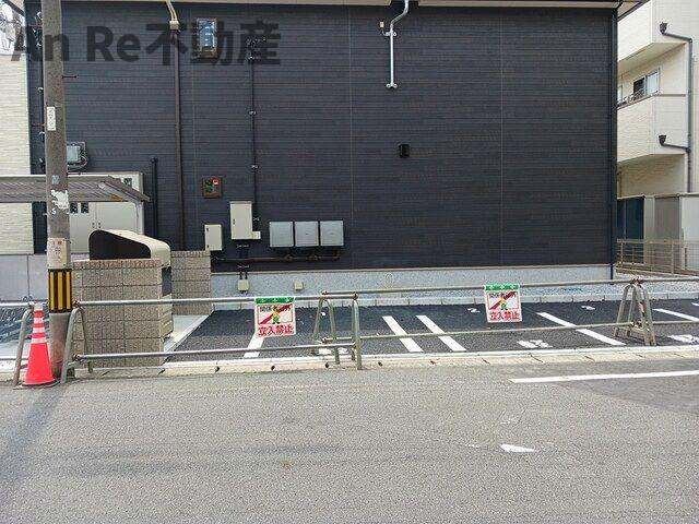 メヌエットの駐車場