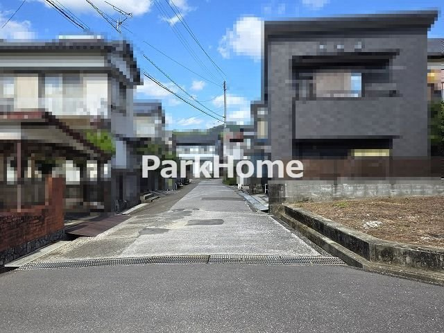 高知市南久万 -建築条件付き-売土地の前面道路含む現地写真