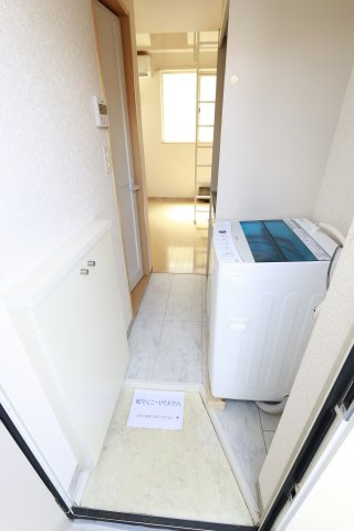 【玄関】 | サクセス矢口渡B棟 | 同シリーズ物件の参考写真です。