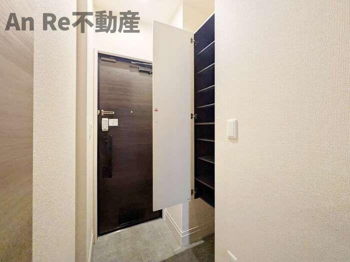 クレシア東川口の玄関