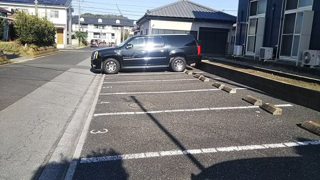 レオパレスコンフォート・ＴⅠの駐車場
