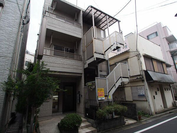 クレストコートの外観