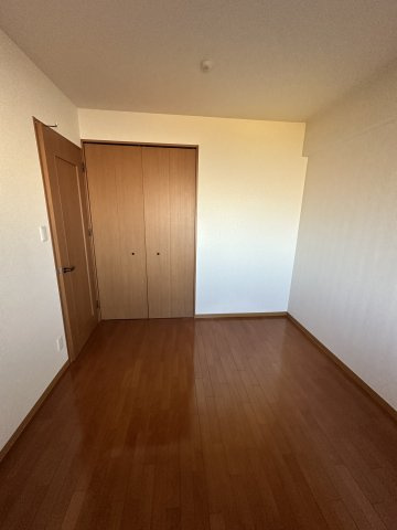 アーバンポイント三好IIの洋室