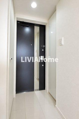 港区高輪３丁目の賃貸マンションの玄関|同シリーズの参考写真です。実際の設備・内装は現況を優先とさせていただきます。