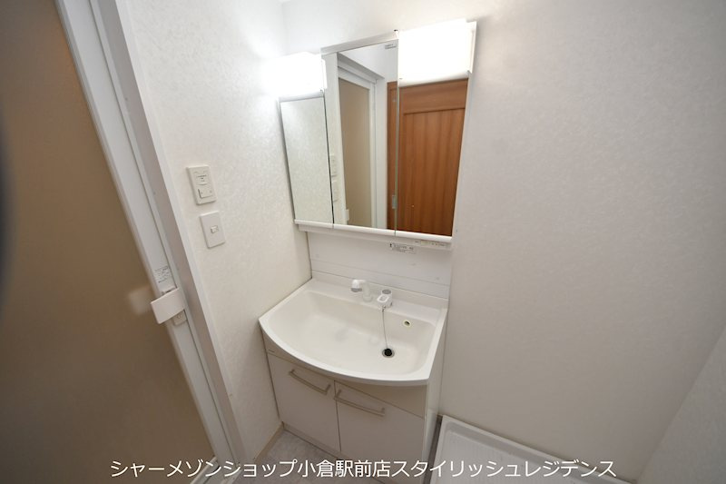 サンシャインロイヤル北九州の洗面所