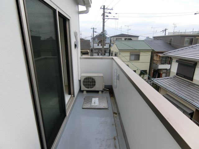 ラルーチェ千里丘のバルコニー