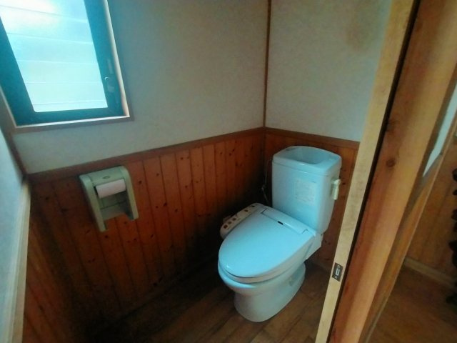 平戸市野子町 橋で行ける最西端の地のトイレ