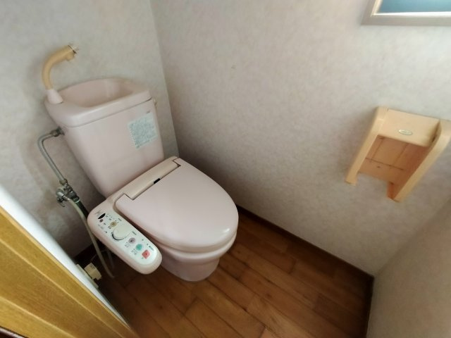 平戸市野子町 橋で行ける最西端の地のトイレ
