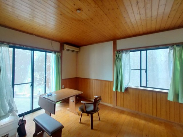 平戸市野子町 橋で行ける最西端の地の洋室