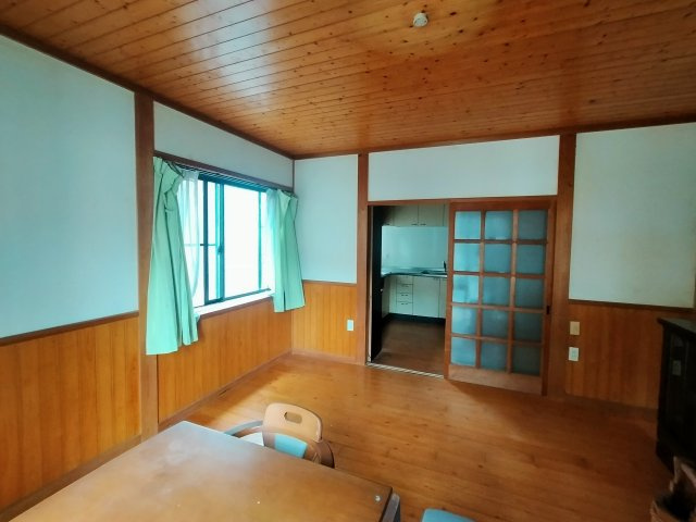 平戸市野子町 橋で行ける最西端の地の洋室