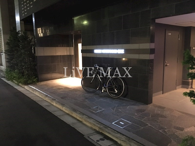 【エントランス】XEBEC人形町exz.